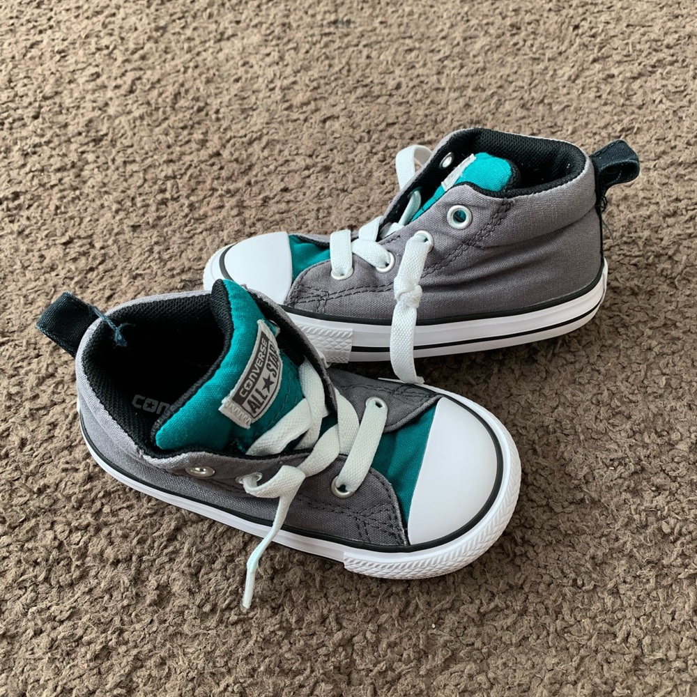 Converse shoes size 7